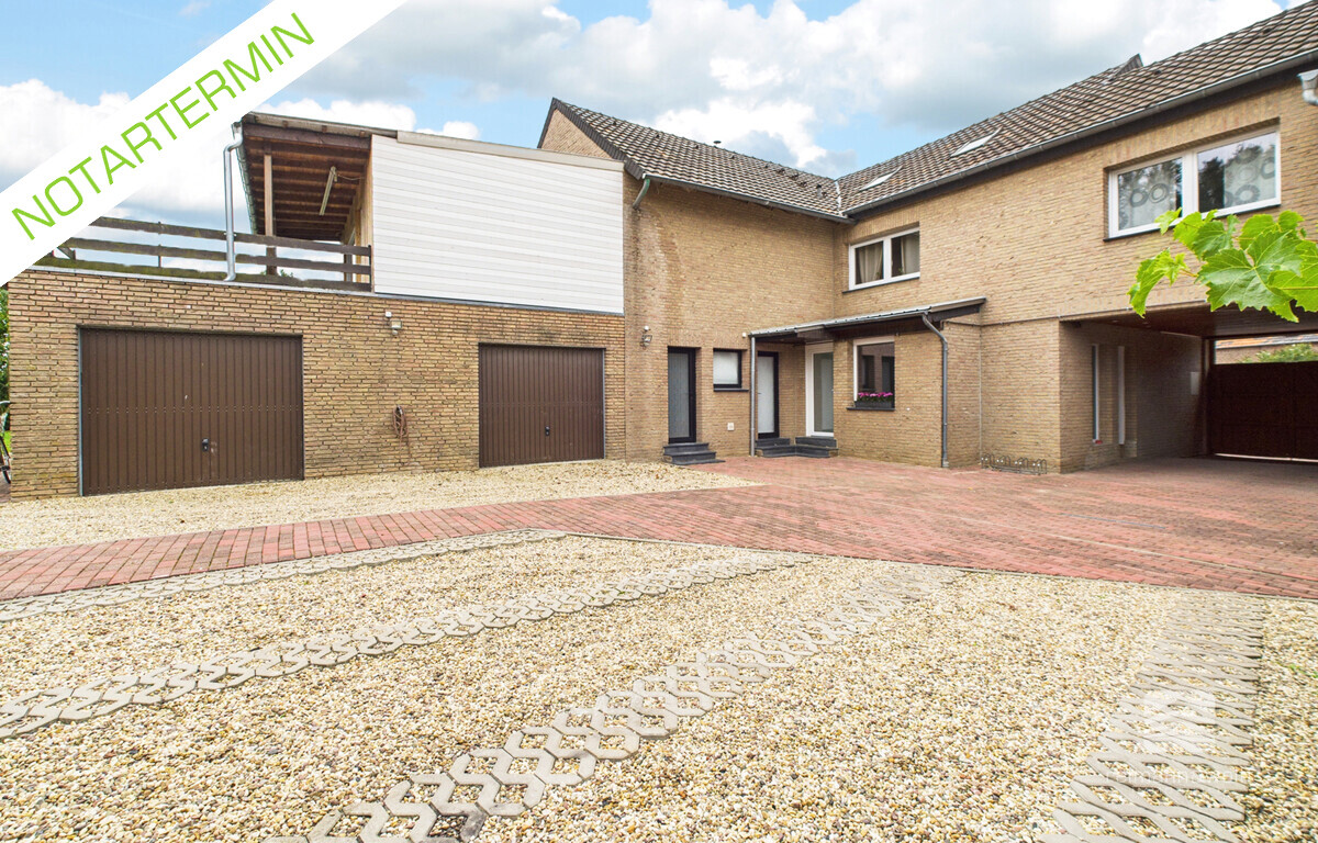 RESERVIERT Waldfeucht-Löcken: Stilvoll. Saniert. Hofanwesen mit zwei Wohneinheiten.