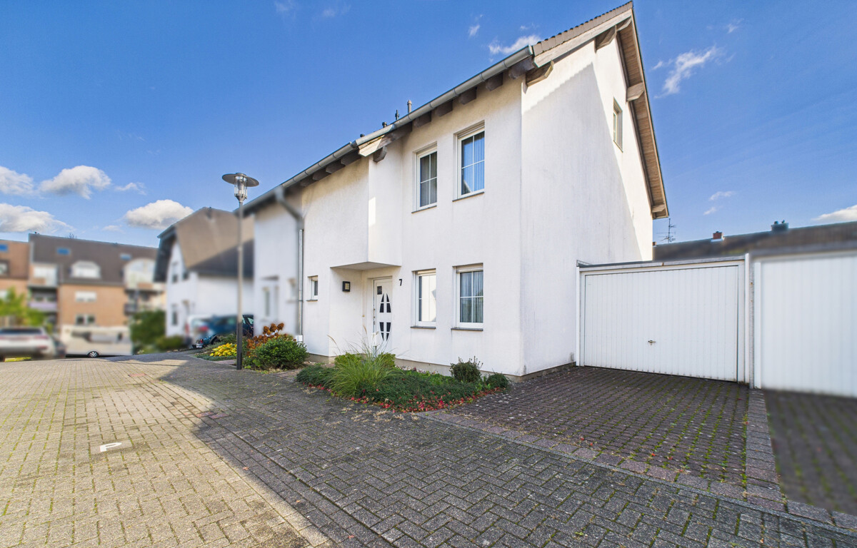 REIMANN&WOLFF<br>Übach-Palenberg<br>Zentrales Familiendomizil.