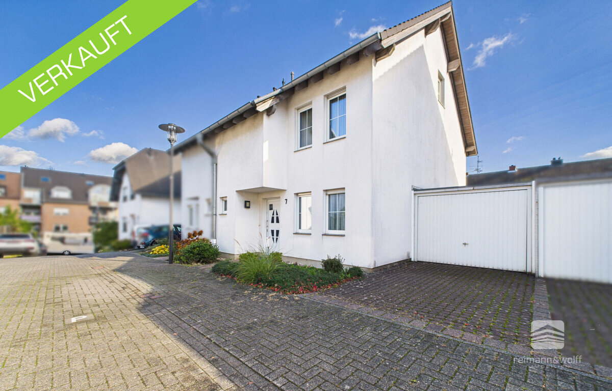 VERKAUFT Übach-Palenberg: Zentrales Familiendomizil.